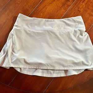 Lululemon size 6 tennis skirt